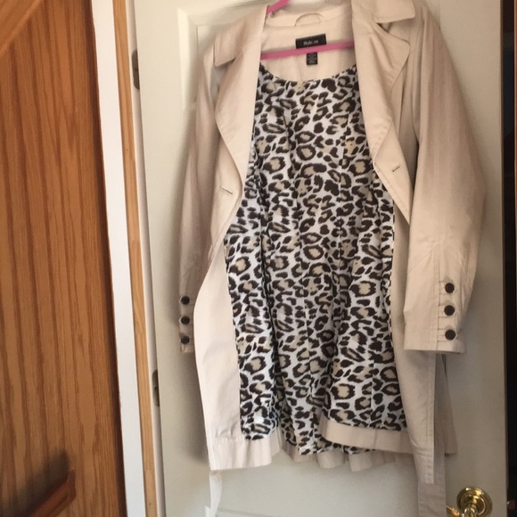 Spring coat - Picture 3 of 5